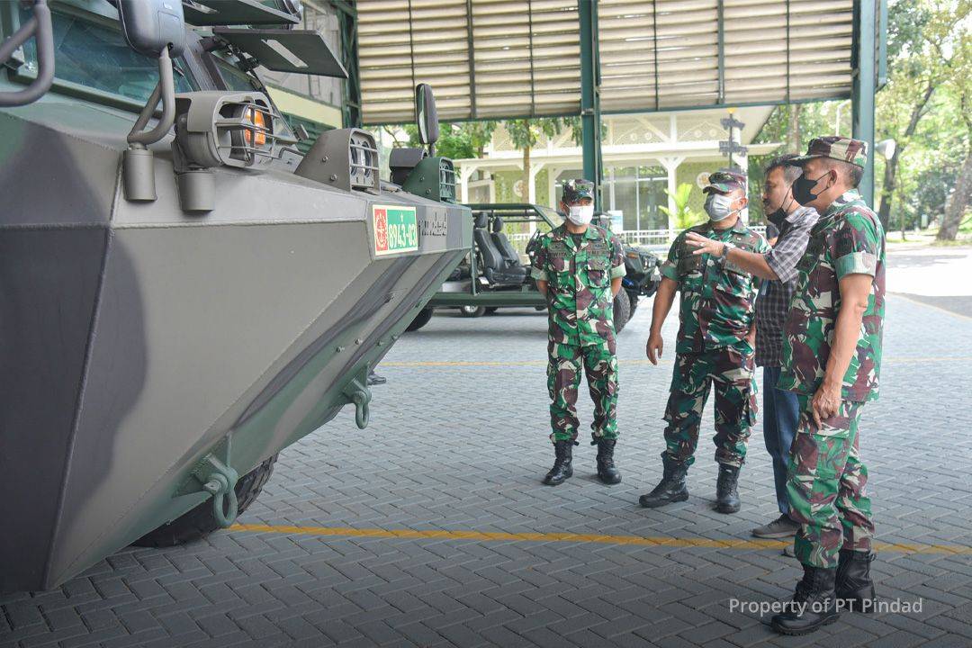 PT Pindad Terima Kunjungan Studi Banding Dislaikad AD