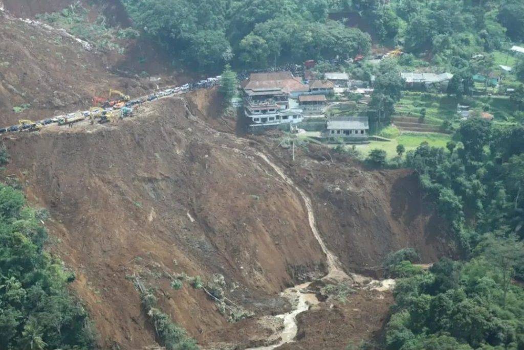 KSAU Tinjau Daerah Terdampak Gempa Cianjur