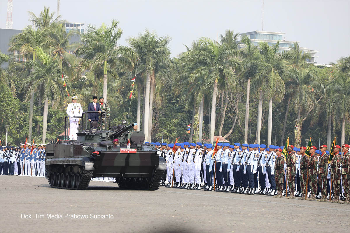 Dipimpin Presiden Jokowi Prabowo Hadiri Upacara HUT Ke 78 TNI