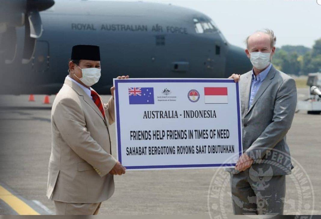 Menhan Prabowo Terima Bantuan 30 Ton Alat Kesehatan dari Australia