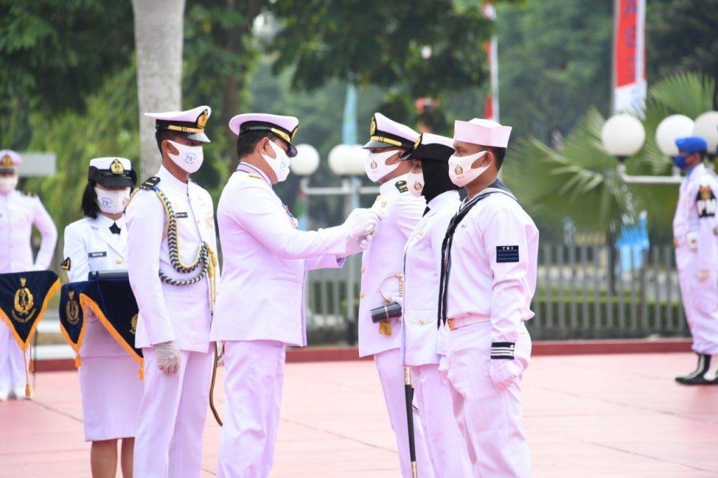Pimpin Upacara HUT ke-75 TNI AL, KSAL  Minta Prajurit Tetap Semangat Hadapi Covid-19
