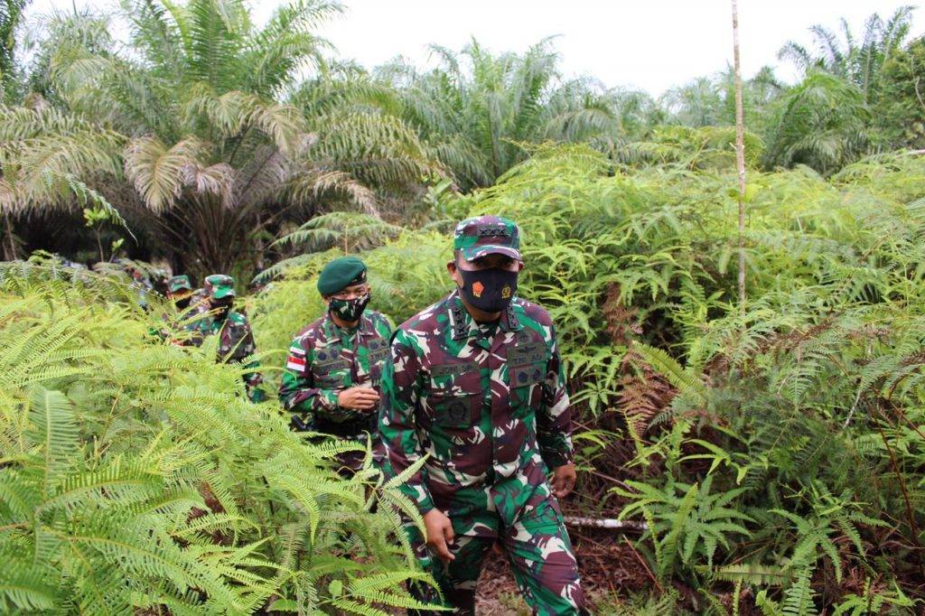 Kasum TNI Tinjau Pos Pamtas RI-Malaysia Di Wilayah Kodam XII/Tanjung Pura