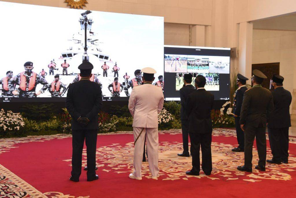 Presiden Joko Widodo Pimpin Upacara HUT Ke-75 TNI Di Istana Negara