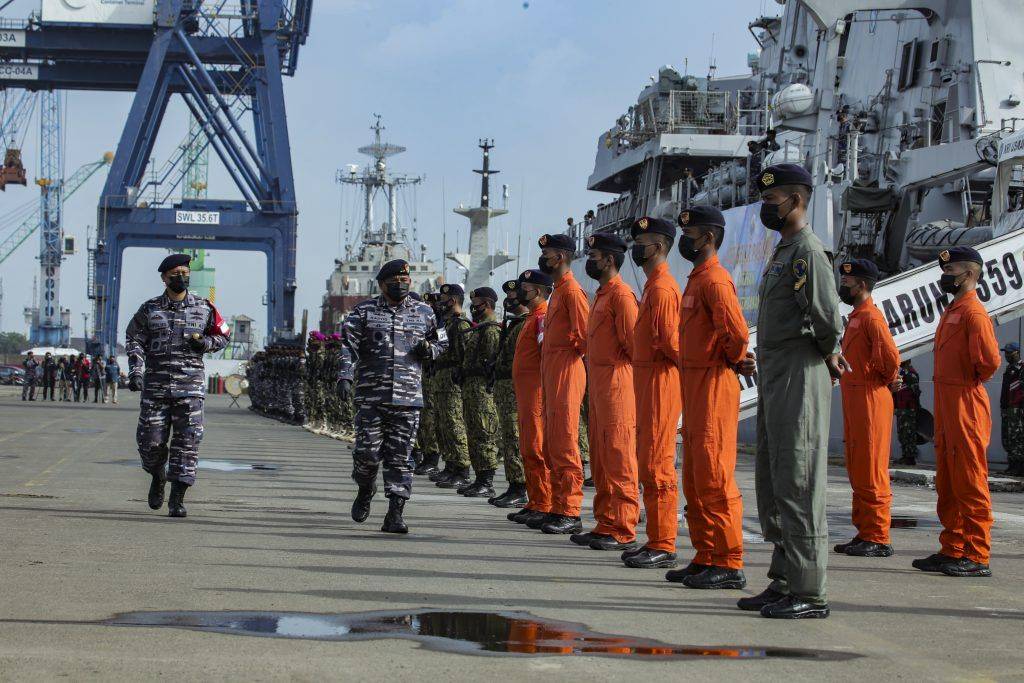 KRI Bung Tomo-357 Lakukan Passing Exercise Dengan Kapal India