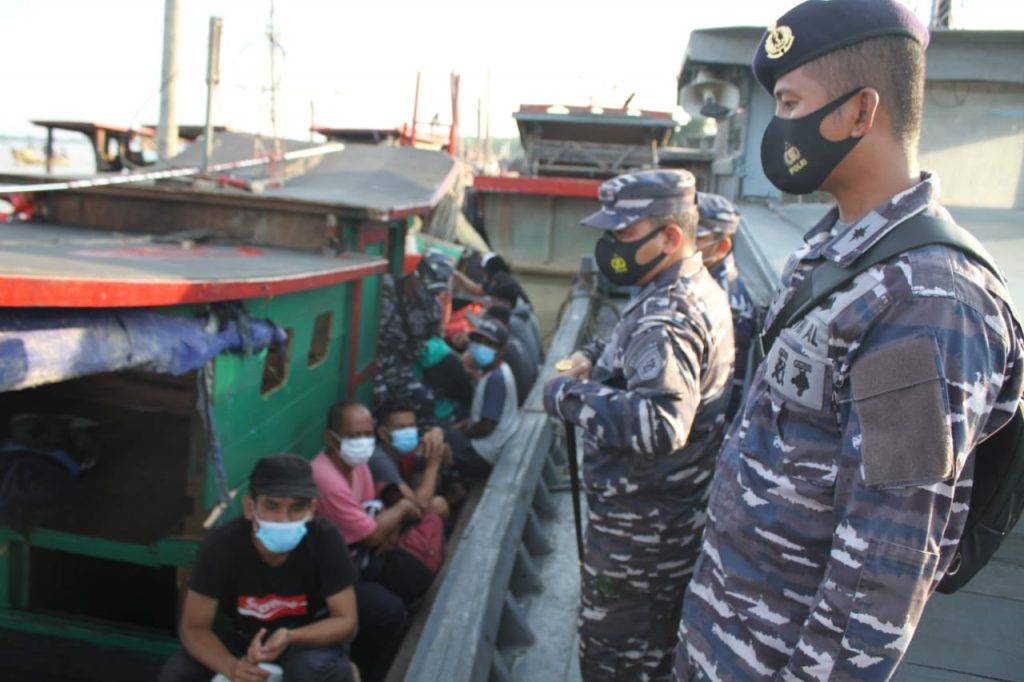 TNI AL Amankan 17 Pekerja Migran Ilegal di Kabupaten Asahan
