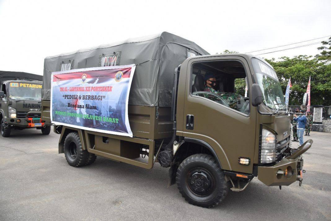 TNI AL Berangkatkan Bantuan Sosial Untuk Korban Gempa Sulawesi Barat