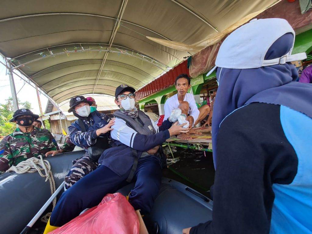TNI AL Fokus pada Layanan Kesehatan Korban Banjir Kalsel