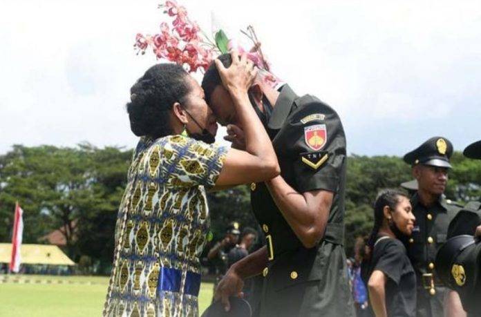 Tangis Bahagia Dalam Pelantikan 1.000 Bintara Otsus Orang Asli Papua