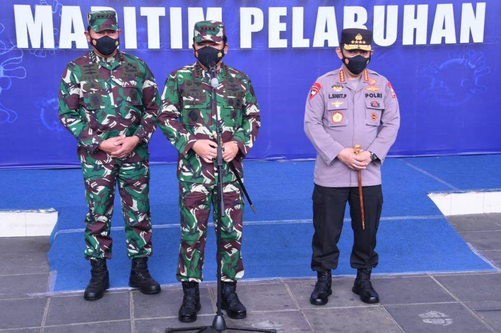 Panglima TNI Bersama Kapolri Pantau Serbuan Vaksinasi di Pelindo II