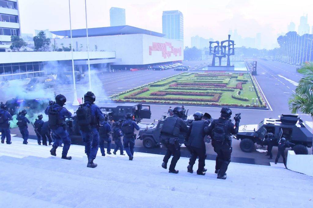 Melihat Aksi Satgultor TNI, Operasi Penyelamatan di DPR