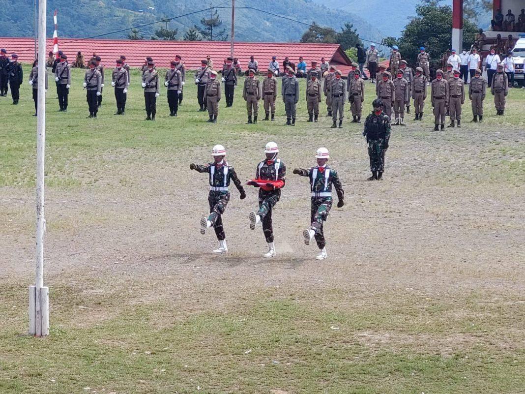 Satgas Yonif 751 Selenggarakan Upacara Pengibaran Bendera Merah Putih di Tolikara