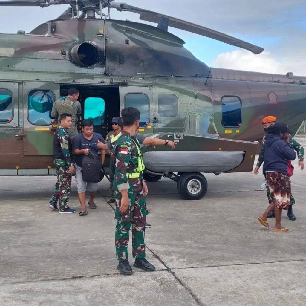 TNI AU Kerahkan Heli EC-725 Caracal, Bantu Evakuasi Korban Penyerangan ...