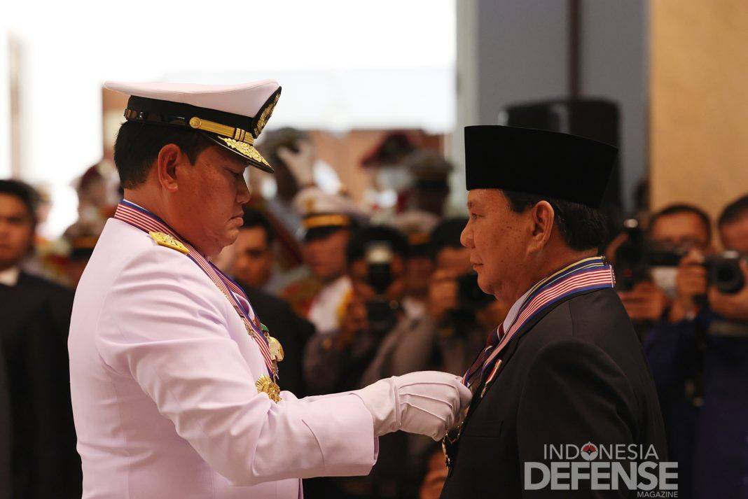 Jasa Menhan Terhadap Pembangunan TNI AL, KSAL Sematkan Bintang Jalasena Utama