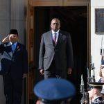 Menteri Pertahanan (Menhan) RI Prabowo Subianto bertemu dengan Menhan Amerika Serikat (AS) Lloyd James Austin III di Gedung Pentagon