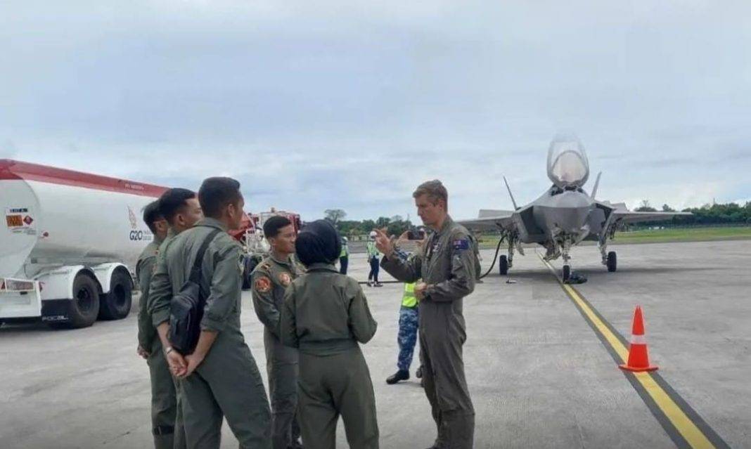 Interaksi TNI AU-RAAF, Jet Tempur F-35 Milik Australia Singgah Di Bali ...