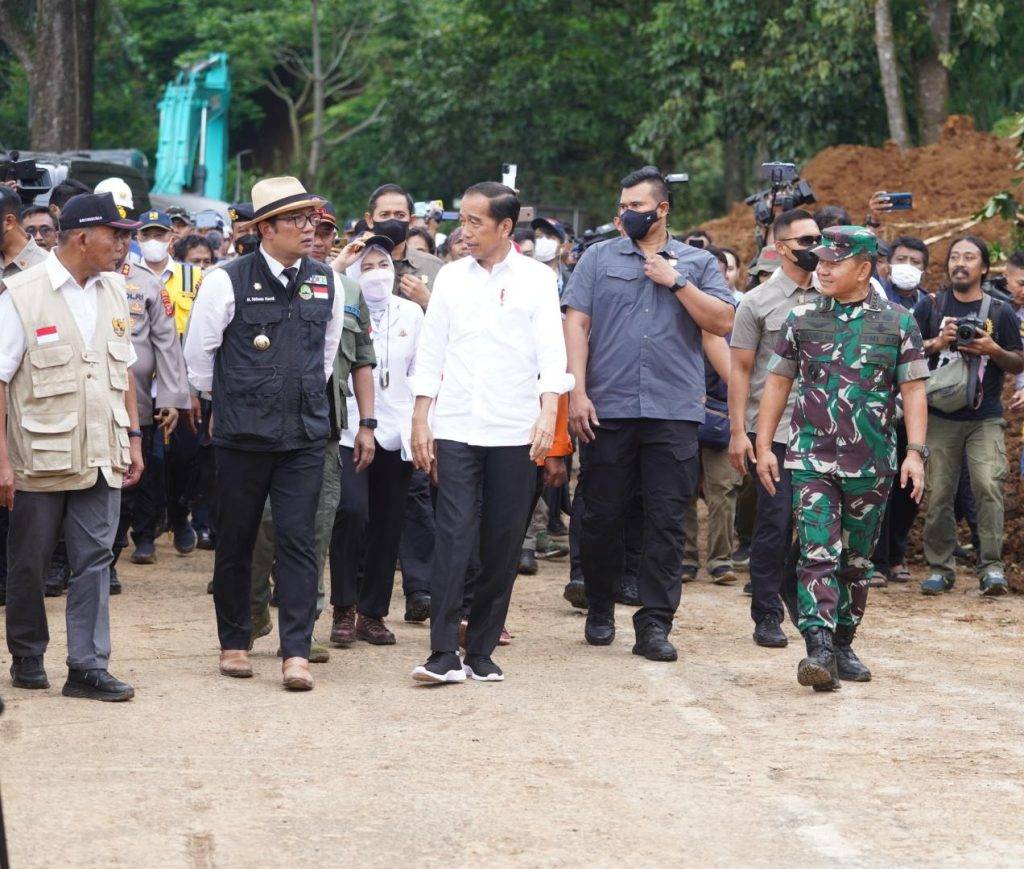 KSAD dampingi Presiden Jokowi tinjau lokasi gempa Cianjur