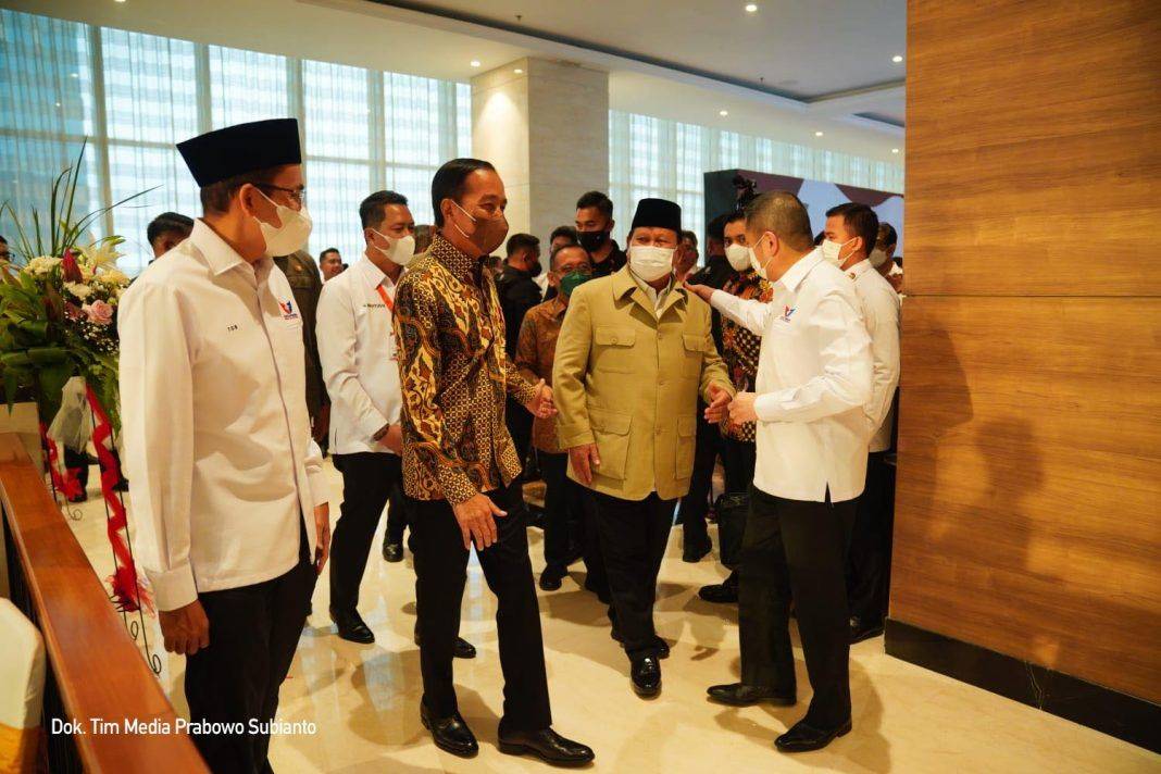 Presiden Joko Widodo dan Menteri Pertahanan Prabowo mengfadiri HUT Perindo