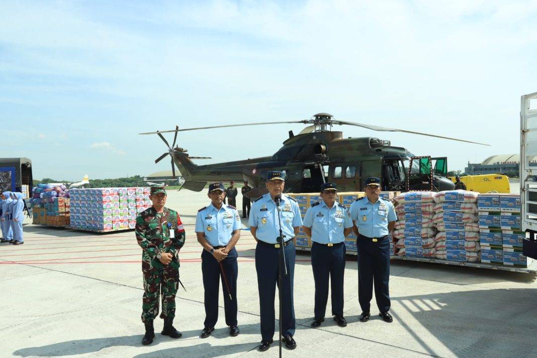 TNI AU Distribusikan Bantuan untuk Korban Gempa Cianjur