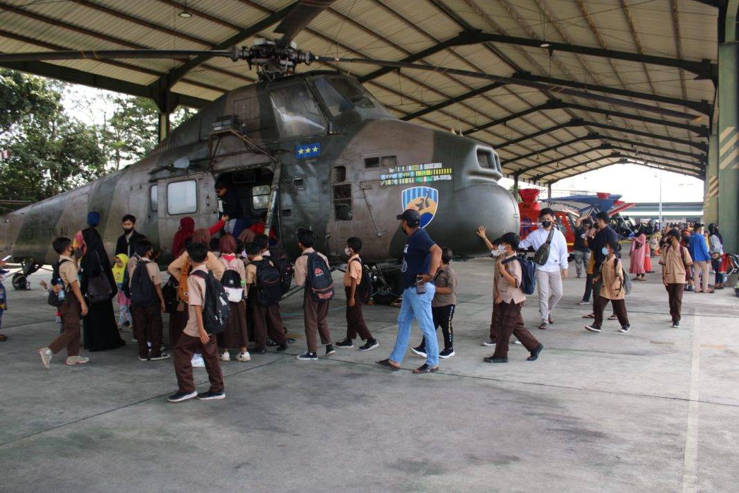 Atang Sendjaja Open Base 2022, Antusiasme Masyarakat Saksikan Helikopter TNI AU dan Kegiatan Kedirgantaraan