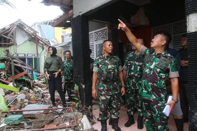 Korps Peralatan Salurkan Bansos untuk Masyarakat Korban Gempa Cianjur