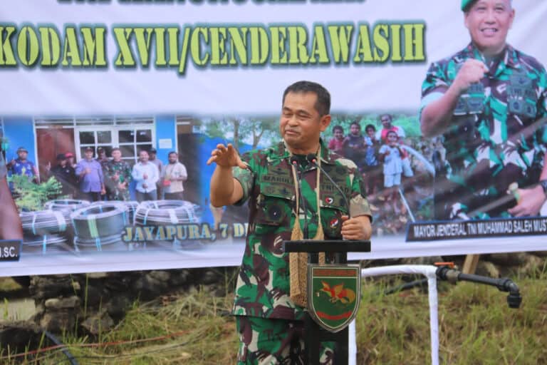 Pangkostrad Resmikan Pipanisasi TNI AD Manunggal Air di Sentani, Papua