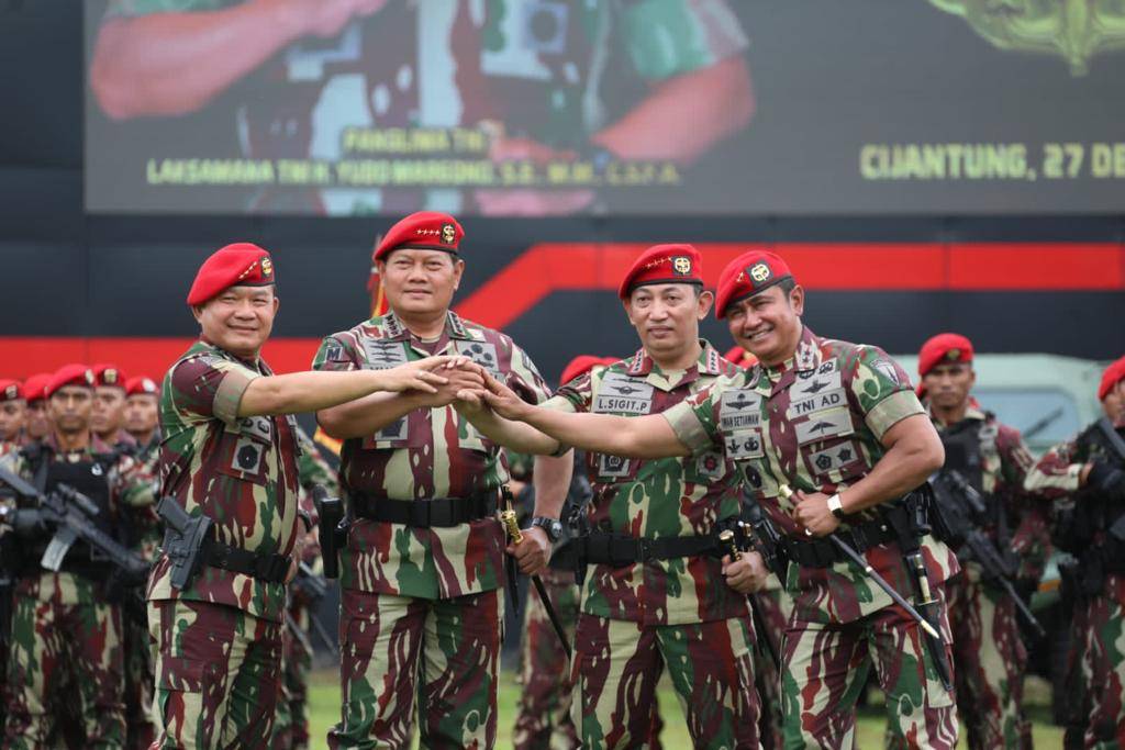 Panglima TNI dan Kapolri Jatuh Cinta dengan Kopassus