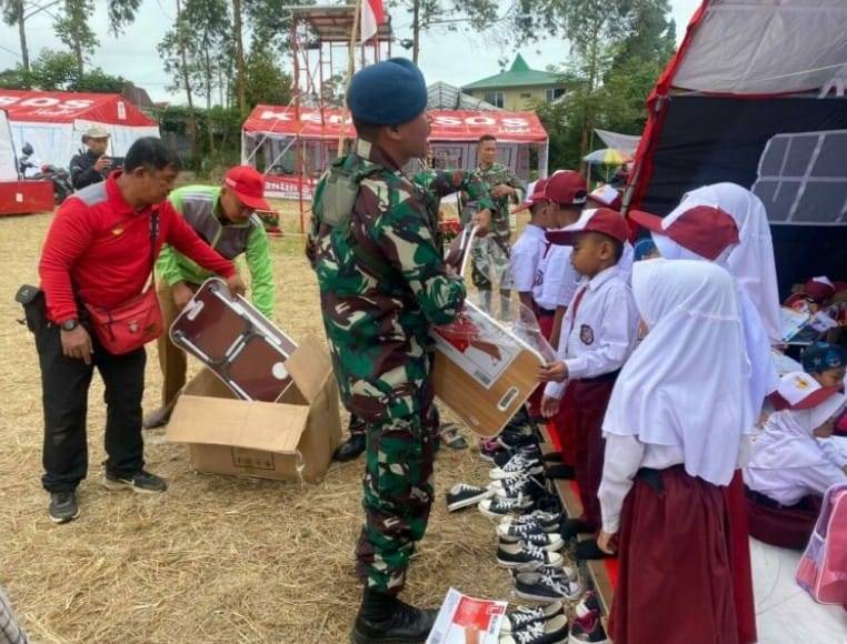 Satgasduk Murai Sakti II TNI AU Dampingi Kegiatan Belajar Anak Korban Gempa Bumi Cianjur