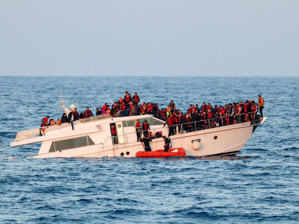Satgas TNI Konga UNIFIL Evakuasi Korban Kapal Tenggelam di Laut Mediterania
