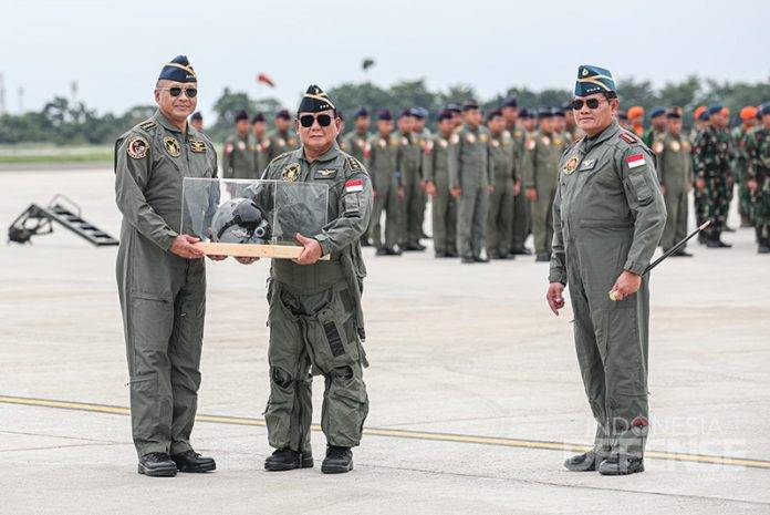 Panglima TNI Sematkan Brevet Wing Kehormatan Penerbang TNI AU Untuk ...