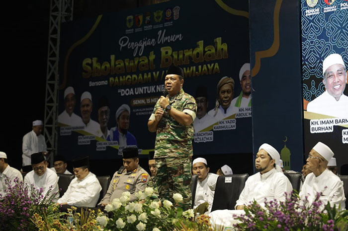 Pangdam V/Brawijaya, Mayjen TNI Farid Makruf.