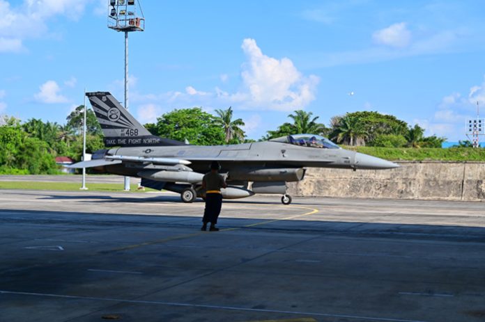 Pesawat Tempur F-16 US PACAF Mendarat Di Pekanbaru, Ada Apa ...