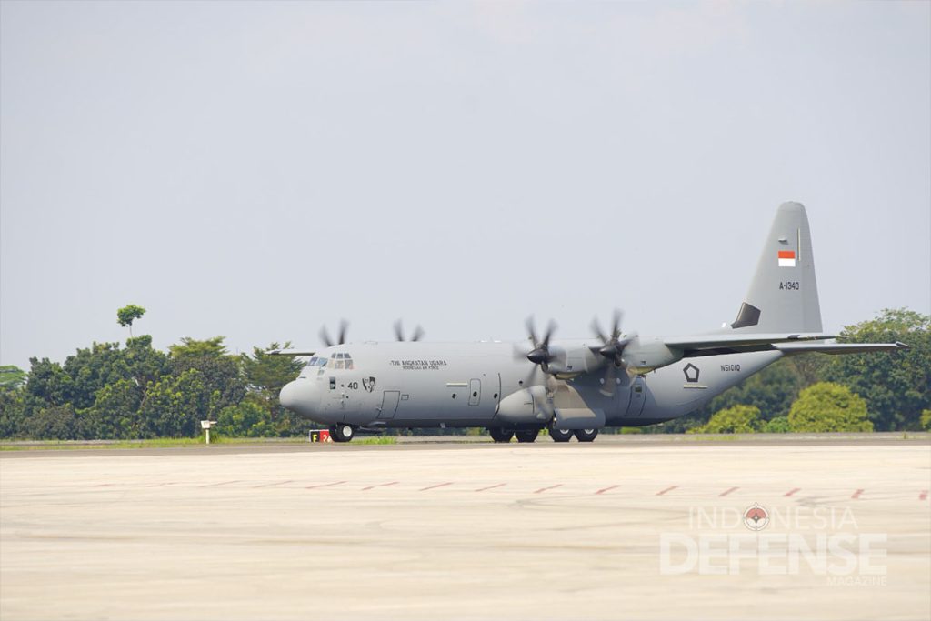 Pesawat Kedua Super Hercules C-130J-30 TNI AU Mendarat Di Tanah Air ...