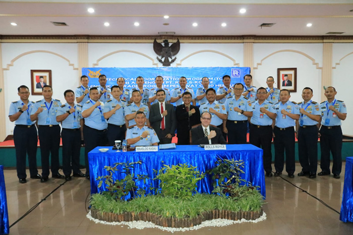 Personel TNI AU dan pihak PT. Rolls-Royce
