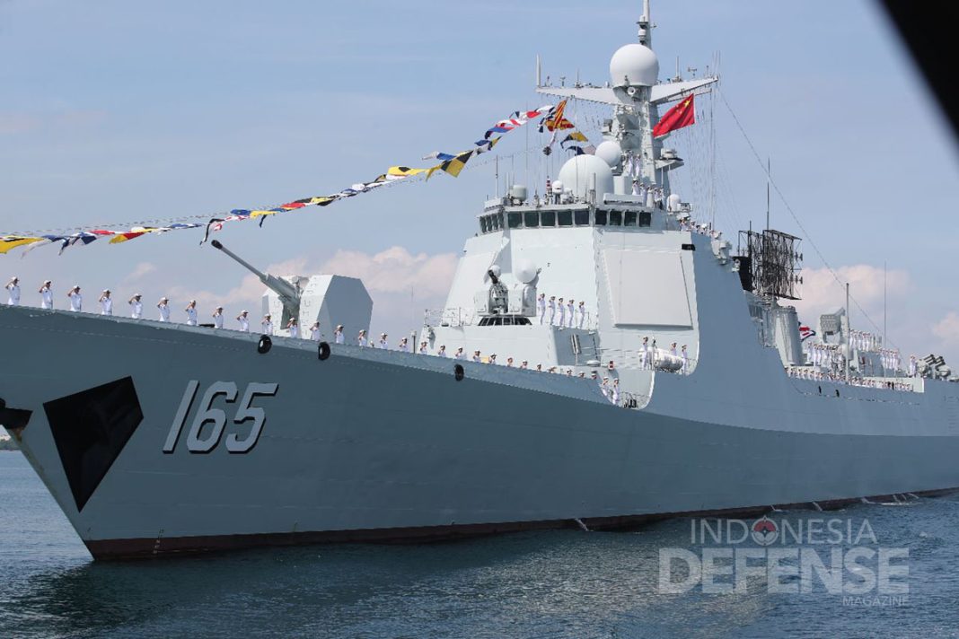 Kapal perang destroyer Zhanjiang