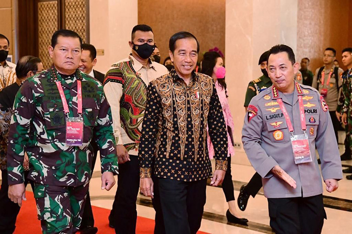 Jokowi, Yudo, Listyo