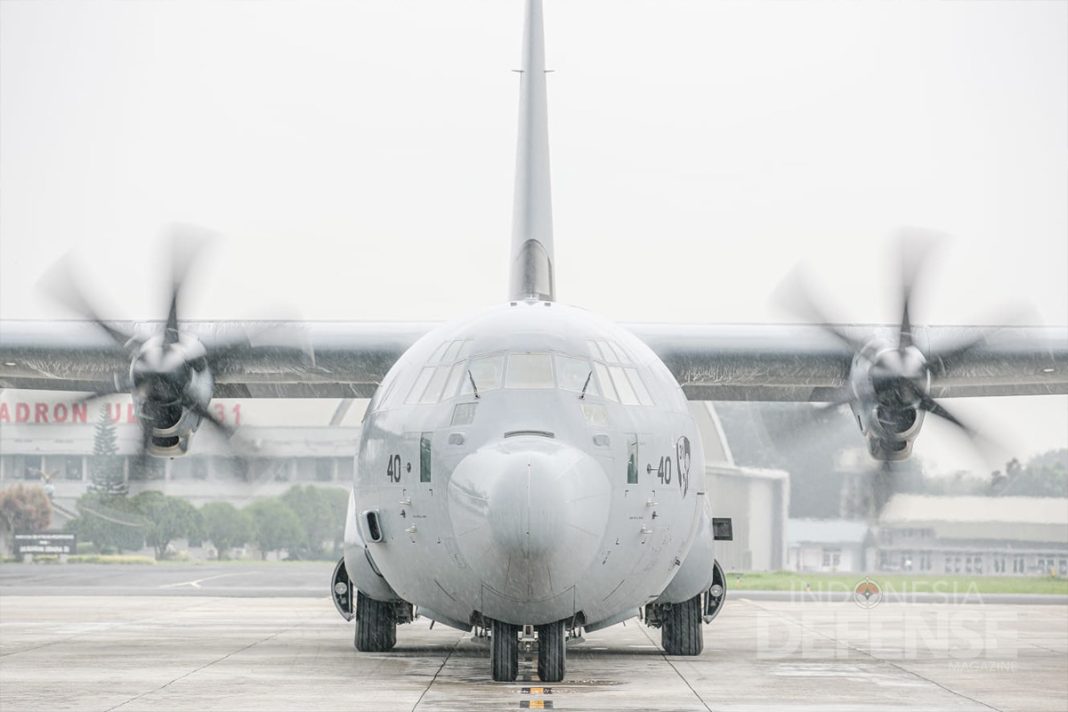 Pesawat C-130J Super Hercules.