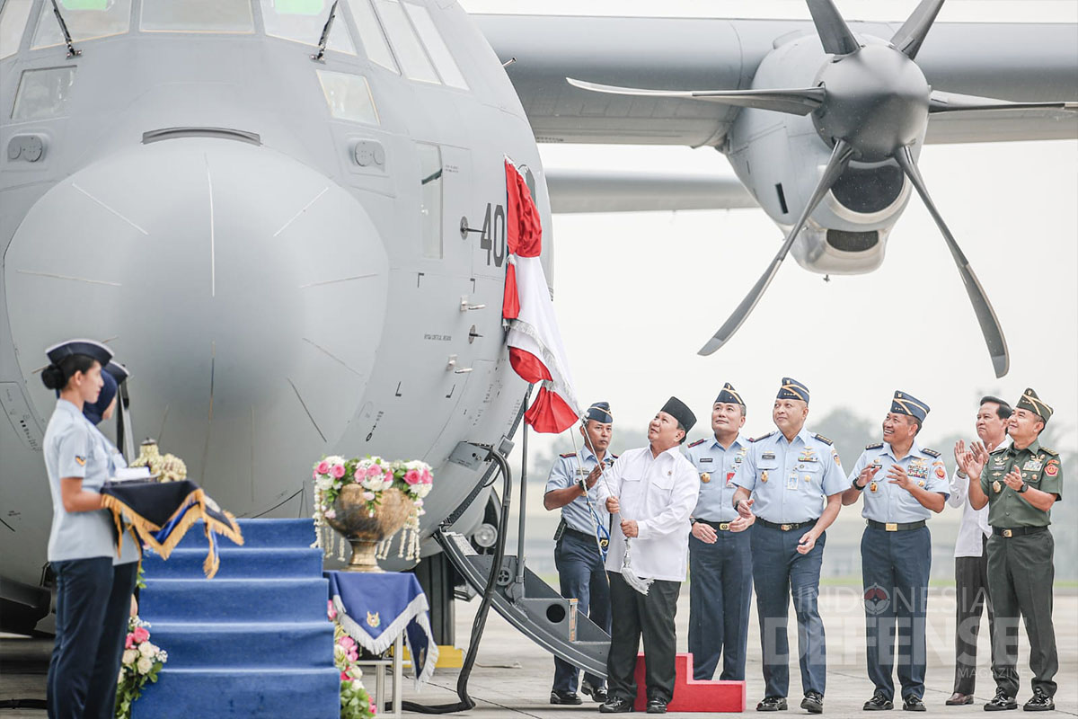 Prabowo Serahkan Pesawat Canggih C-130J Super Hercules Kedua Untuk TNI ...