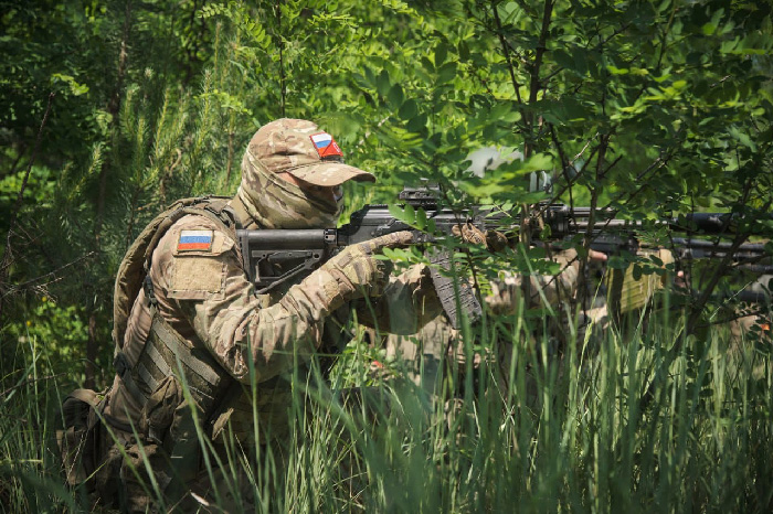 Tentara Rusia saat operasi militer.