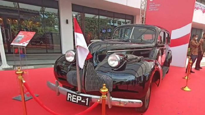 Mobil kepresidenan pertama