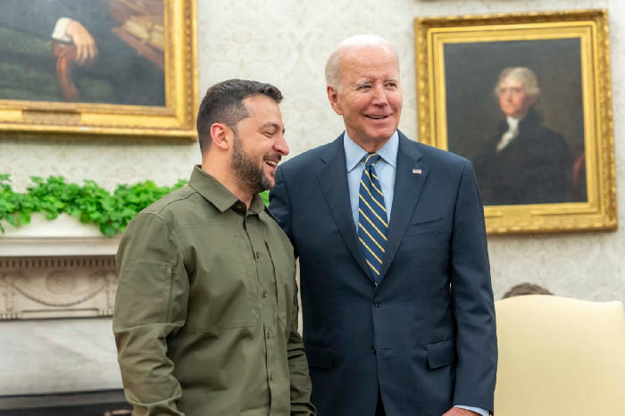 Joe Biden dan Volodymyr Zelensky