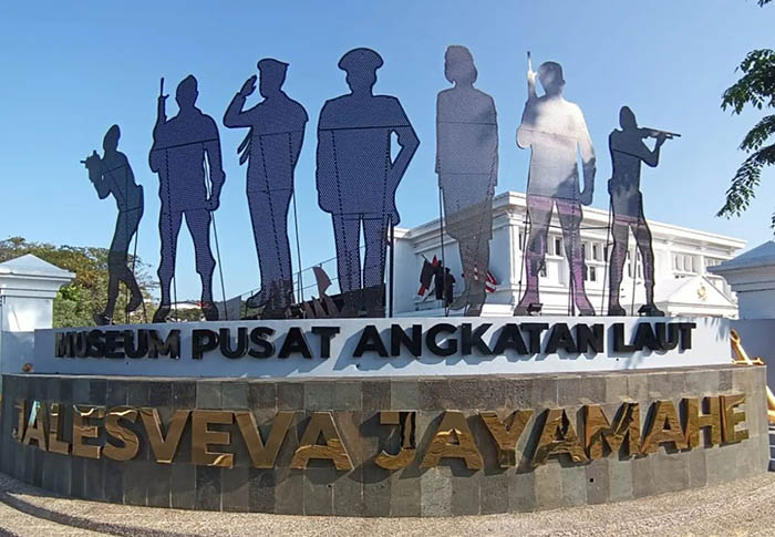 Museum Pusat TNI AL di Surabaya.