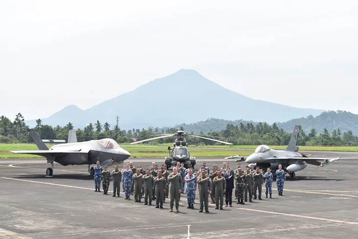 Personel TNI AU dan RAAF