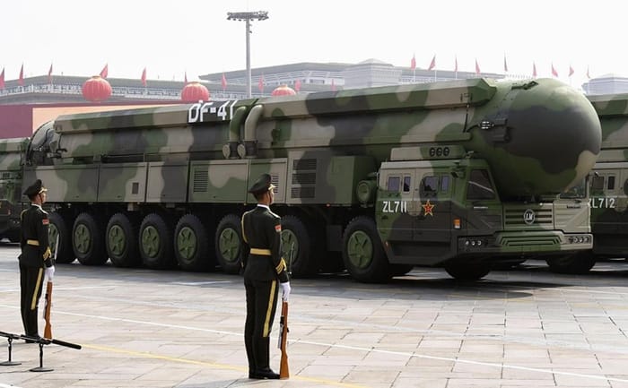 Cina Pamerkan Rudal DF-41 pada tahun 2020.